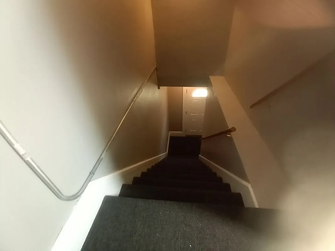 3 bed, 941 sqft, $3,000 — Photo 3