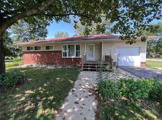 503 S Main St, New Douglas, IL 62074