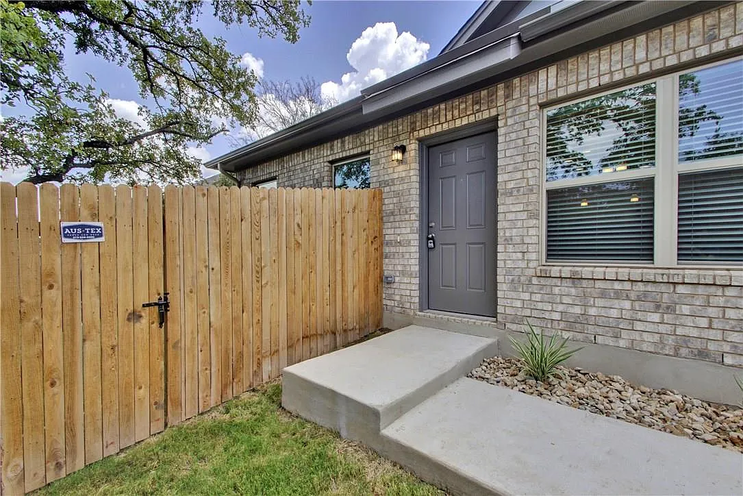 3 bed, 2.0 bath, 1423 sqft, $2,150 — Photo 4