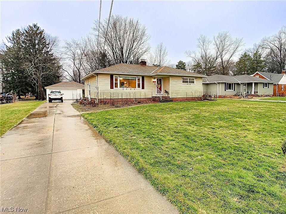 2102 Mapleview Dr, Seven Hills, OH 44131 Zillow