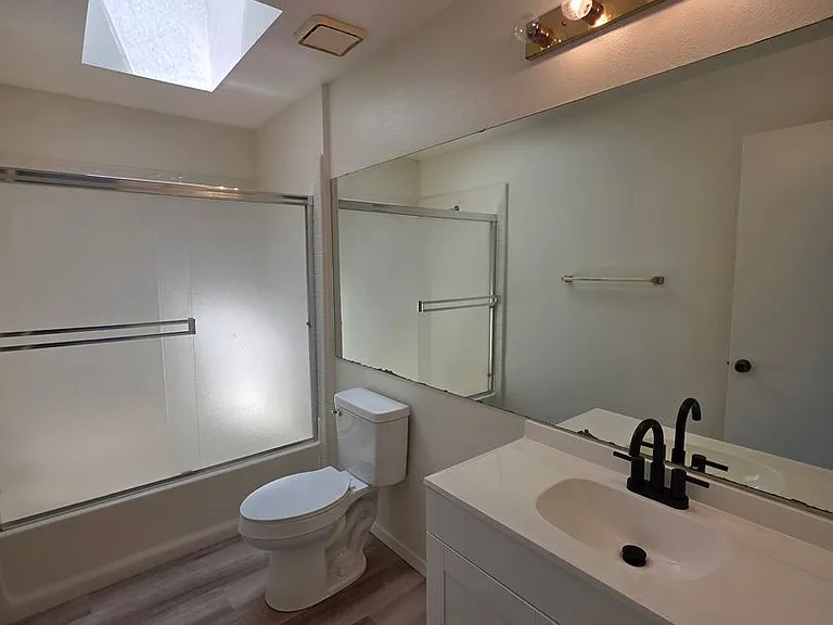 1128 N Manzanita St — Photo 11