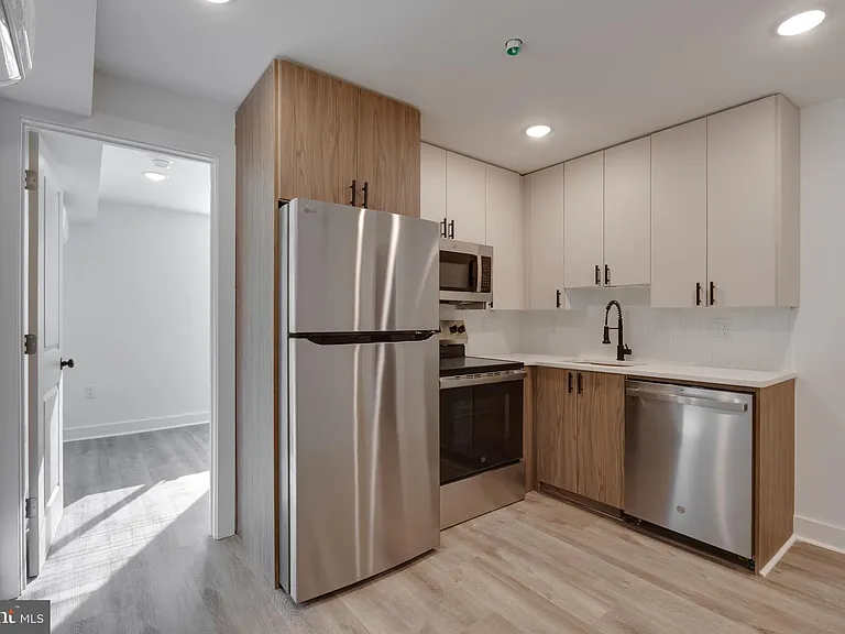 715 W Cumberland St #B — Photo 1