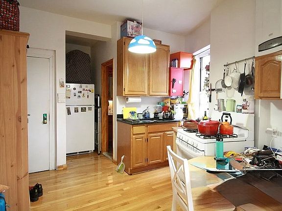 3rd image of 287 N 8th St APT 4R