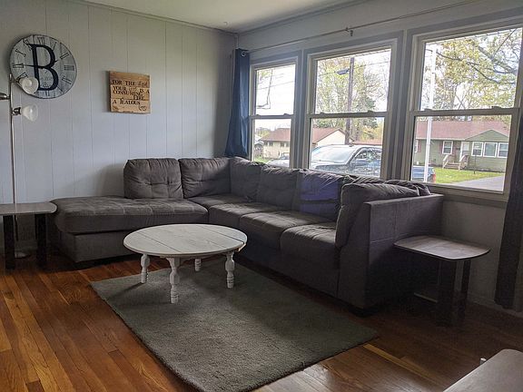 3rd image of 1010 Priscilla Ln