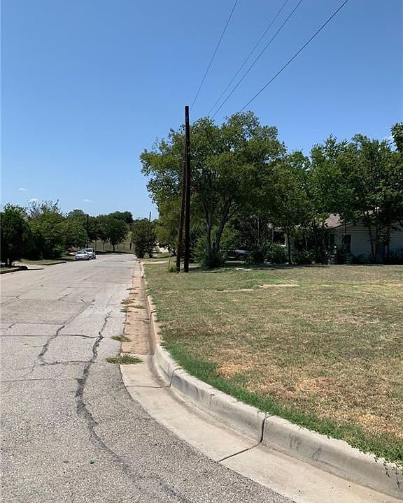 2nd image of 2921 A Ave