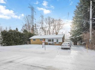 35 Sherry Ln #B, Ottawa, ON K2G3L4