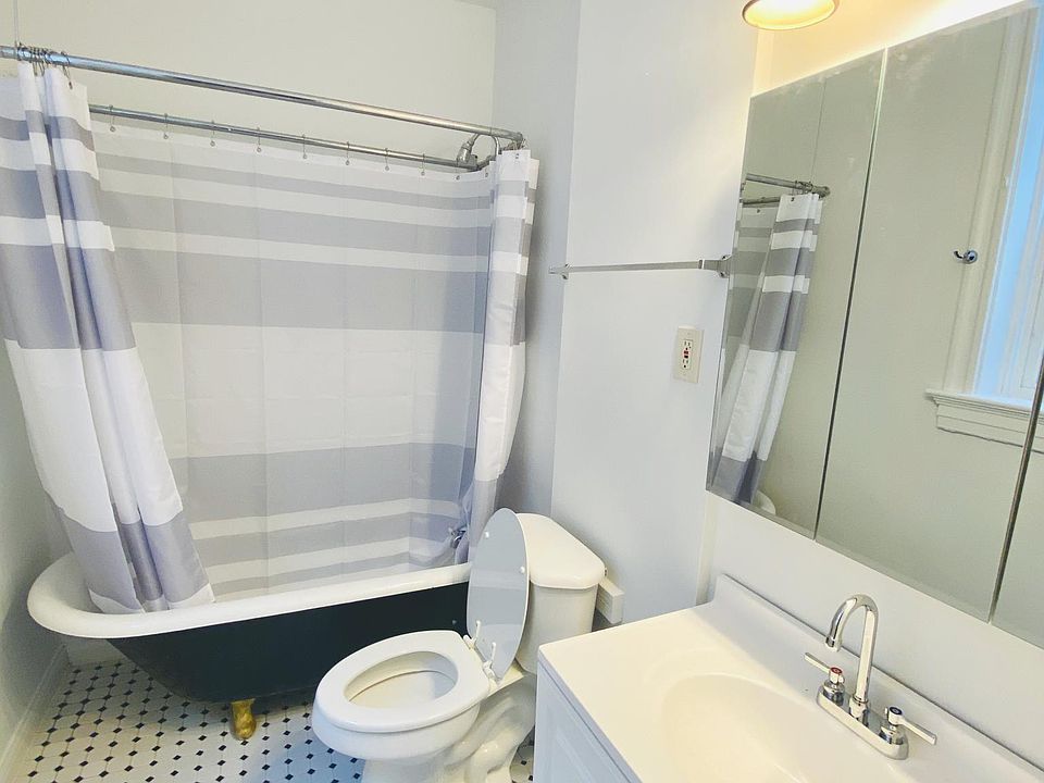 1st image of 2925 Victor St #1
