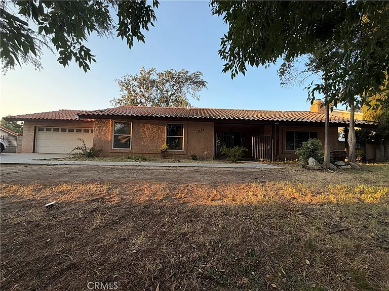 4333 Hillside Dr — Photo 3