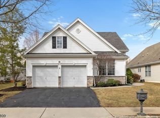 4 Benjamin St, Somerset, NJ 08873