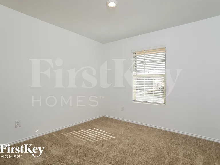 1614 River Crossing Dr — Photo 12