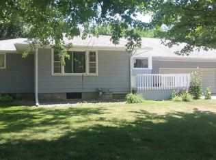 306 E 3rd St, Lake Park, IA 51347