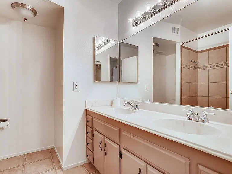 6227 W Washington Ave — Photo 22
