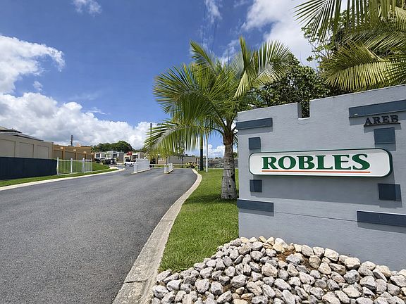 2nd image of 892 Calle Los Robles #M24