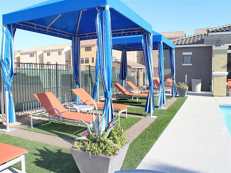 CHANDLER APARTMENT HOMES — Photo 14