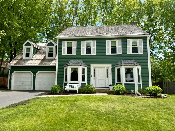 4669 Kings Way N, Gurnee, IL 60031