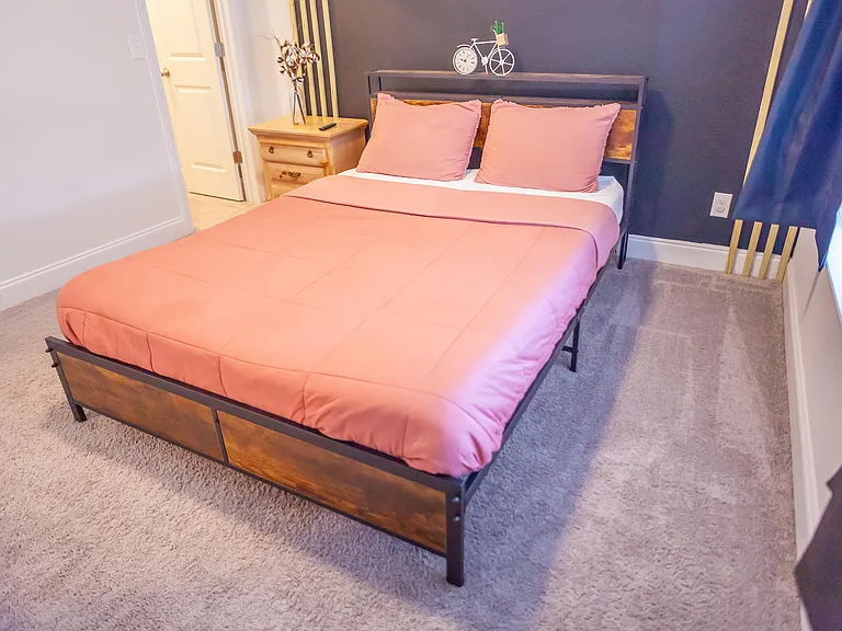 QUEEN bed and so stylish!