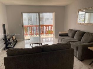 215 SE 3rd Ave APT 305A, Hallandale, FL 33009