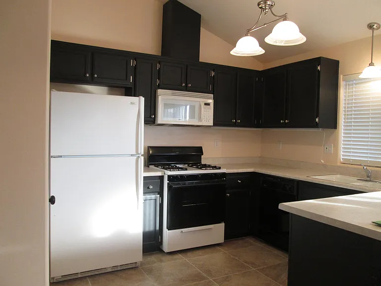 5509 Cascade Ridge St — Photo 4