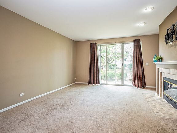 5th image of 232 Meribel Ct Unit 0