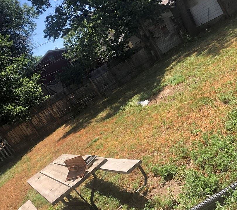 2nd image of 1219 1/2 13th Ave