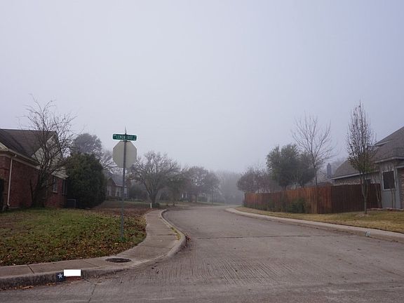 4th image of 1209 Hollow Crest Dr