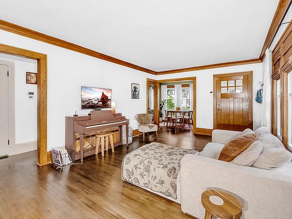 5th image of 1093 Smith Ave S