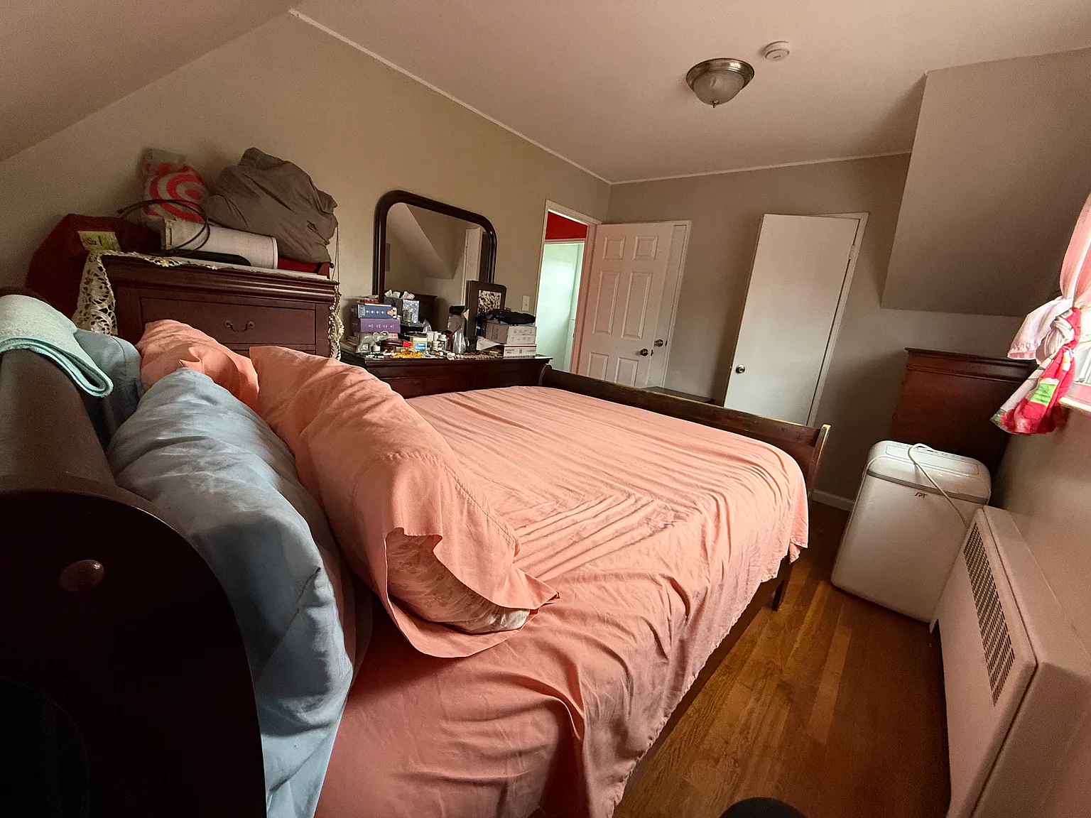 2 bed, 2100 sqft, $3,000 — Photo 2