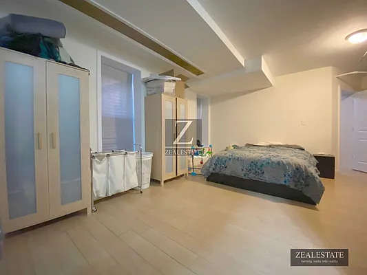 Rented by ZealEstate Group Inc | media 12