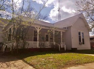 802 Van Buren Ave, Charleston, IL 61920