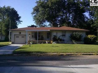 208 E Maple St, Canton, KS 67428