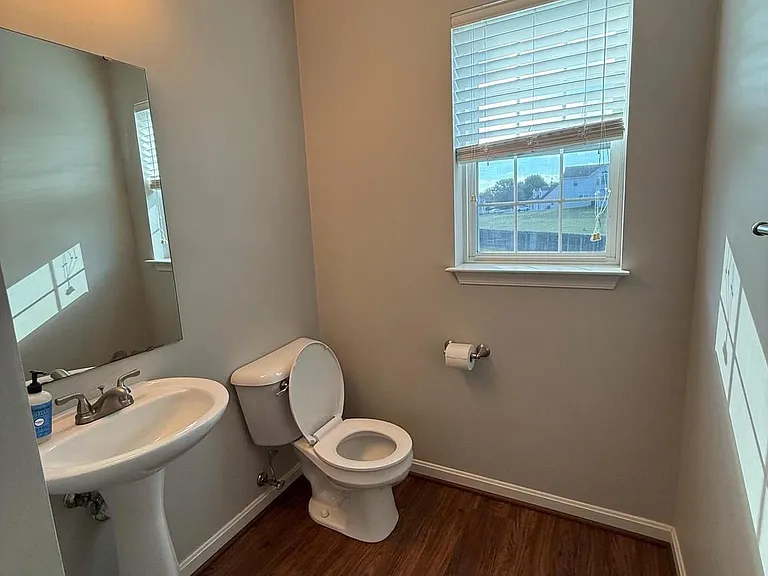 21707 Harrison St — Photo 5