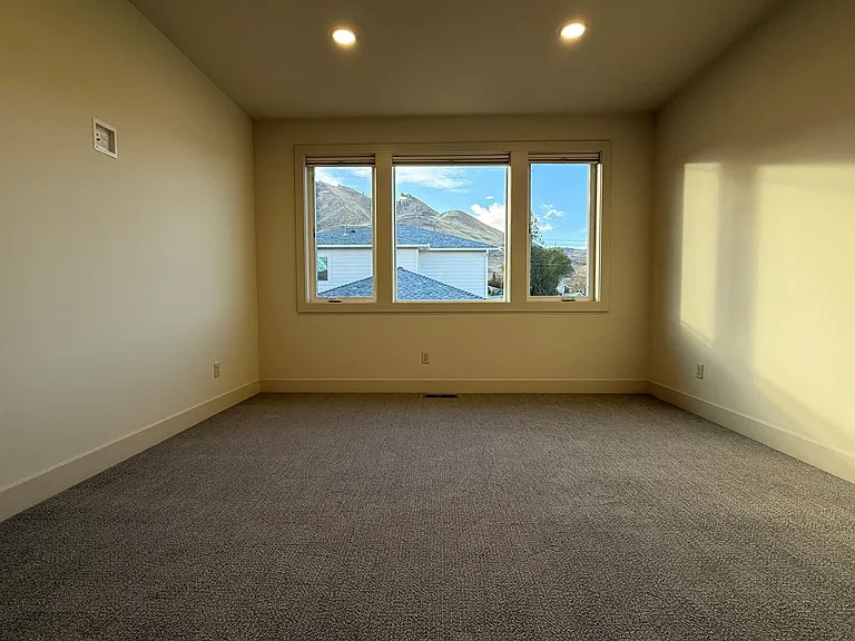1722 Castlerock Ave — Photo 9