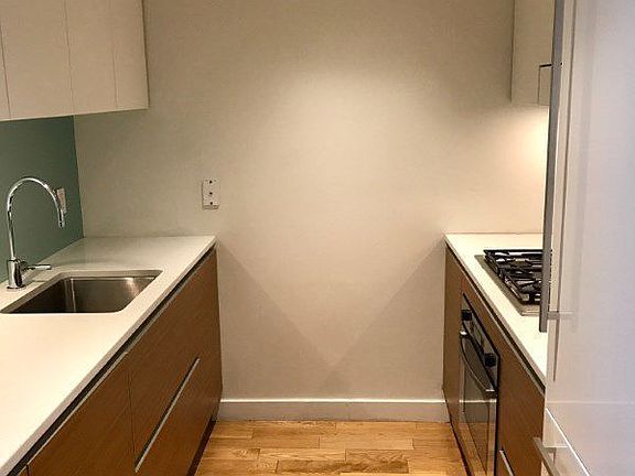 5th image of 555 W 59th St APT 18H