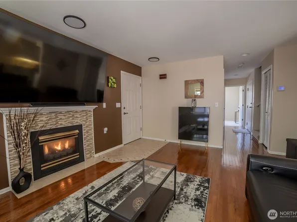 15633 44th Avenue W #B-1, Lynnwood, WA 98087