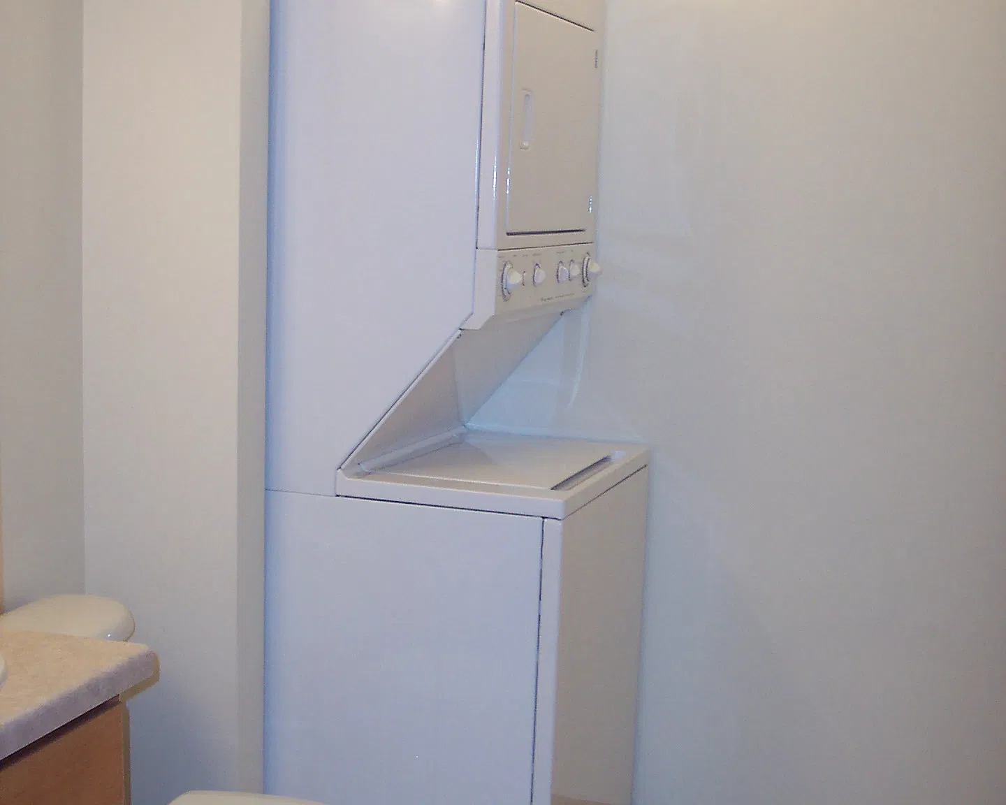 2 bed, 1200 sqft, $1,250 — Photo 2