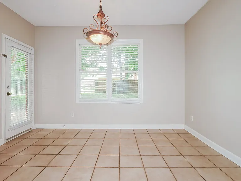 8895 Linell Cv — Photo 6