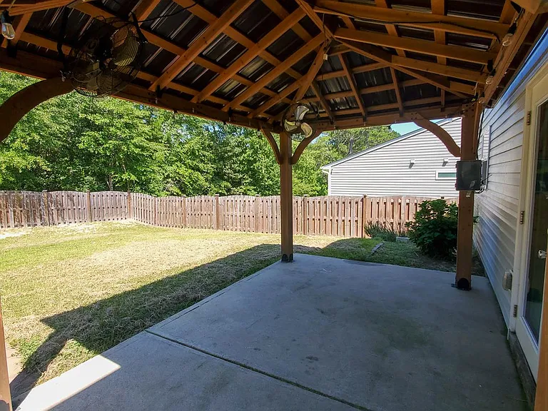 250 Bent Holly Dr — Photo 19