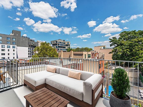 3rd image of 632 Lorimer St APT 401