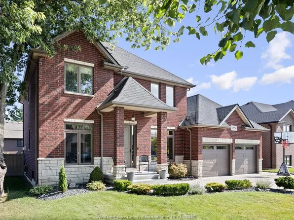 225 Elsworth Ave, Lasalle, ON N9J 1E6