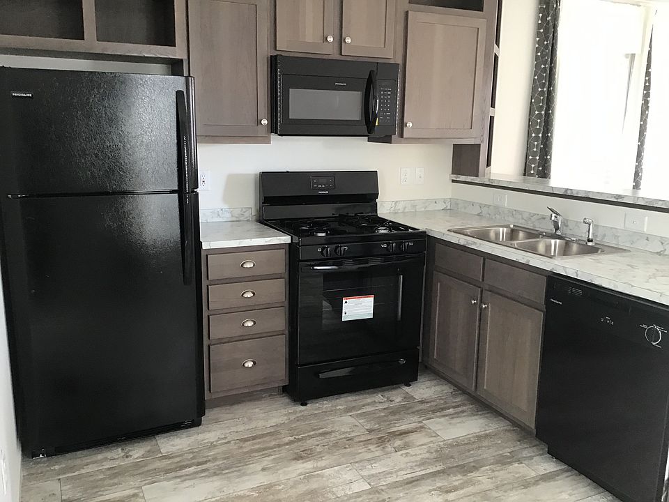 1st image of 2 Willow Dr #132