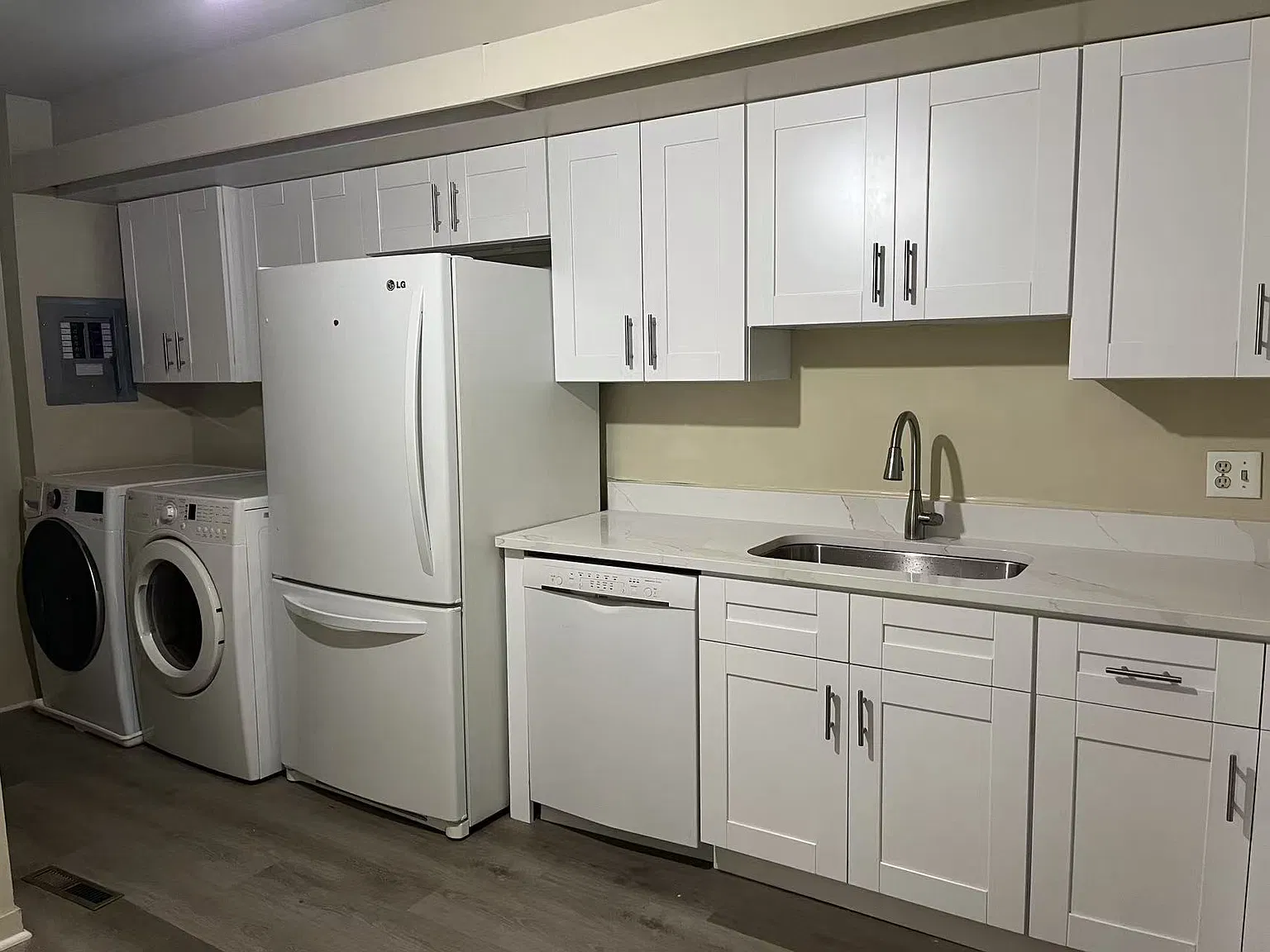 2 bed, 1380 sqft, $1,900 — Photo 4