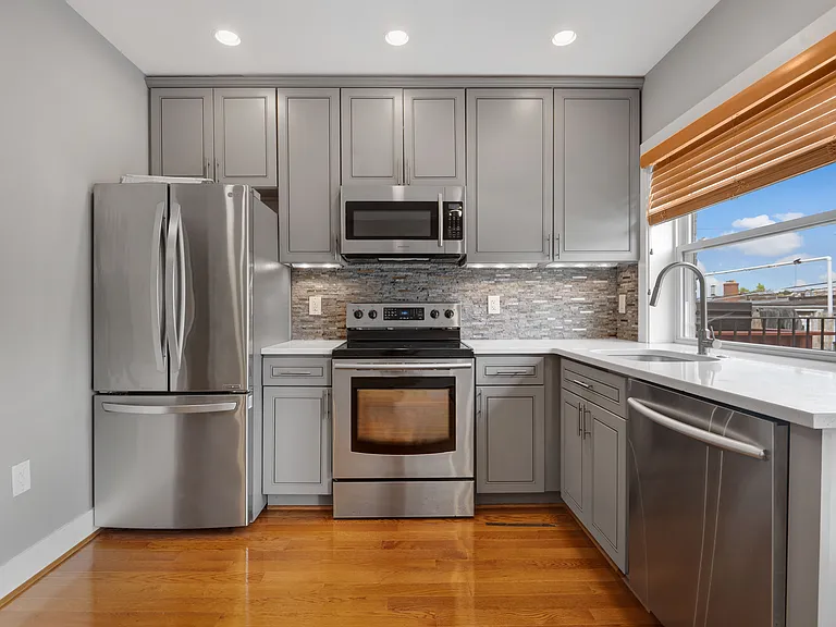 1778 Lyman Pl NE — Photo 5