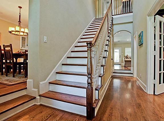 2nd image of 8938 Groveland Dr