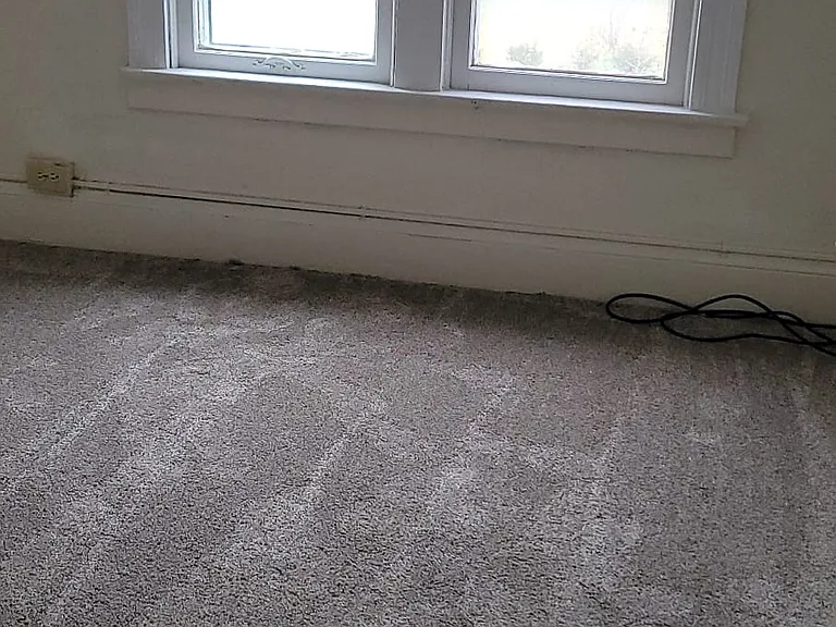 345 E Oakland St — Photo 6