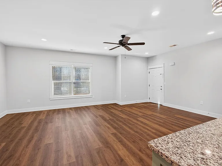 2805 Raintree Dr — Photo 17