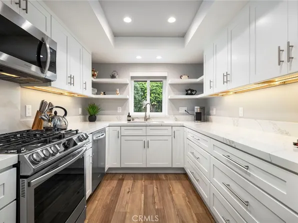 2299 N Legion Dr Unit 301, Signal Hill, CA 90755