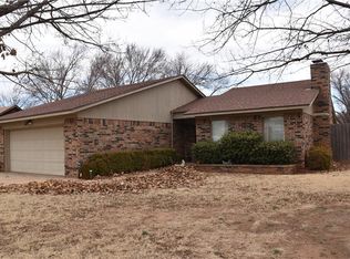 2607 Springhill Rd, Clinton, OK 73601