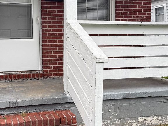 2nd image of 511 Randolph Rd APT B