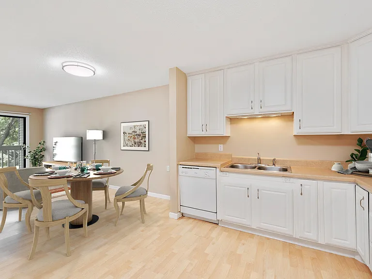 Victoria Place Apartments — Photo 3