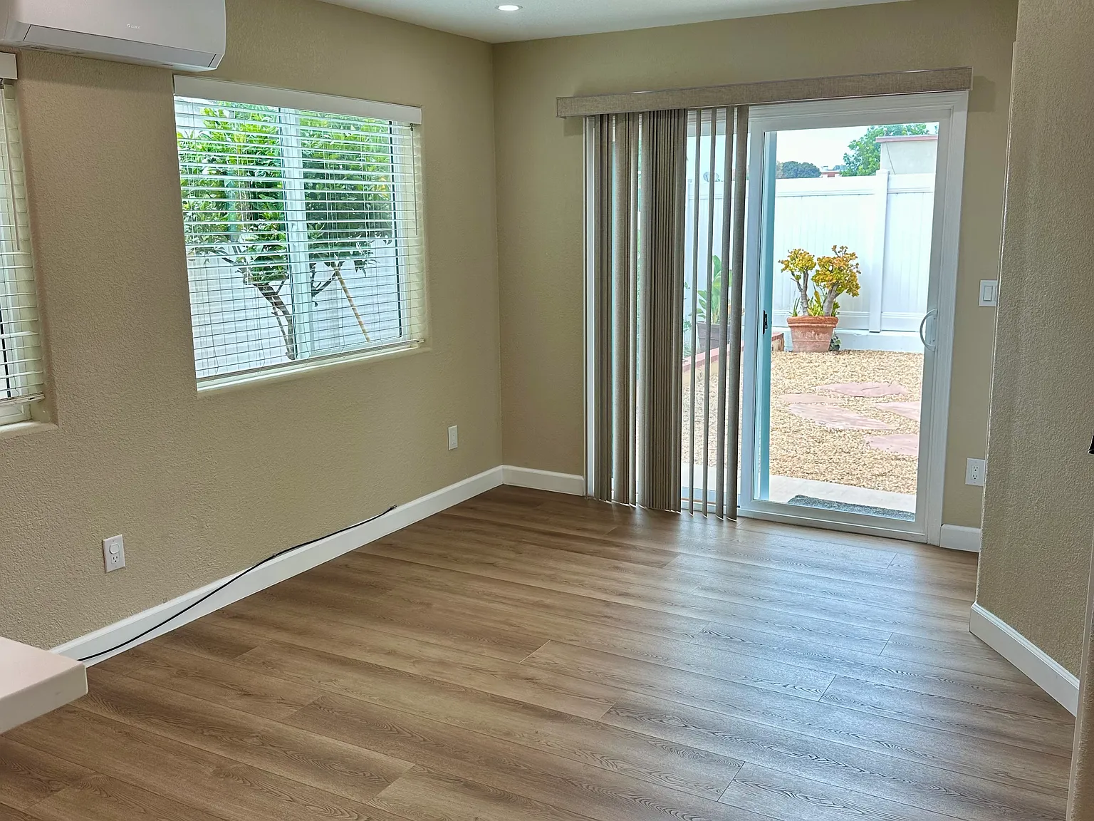 2 bed, 1.5 bath, 700 sqft, $3,075 — Photo 3
